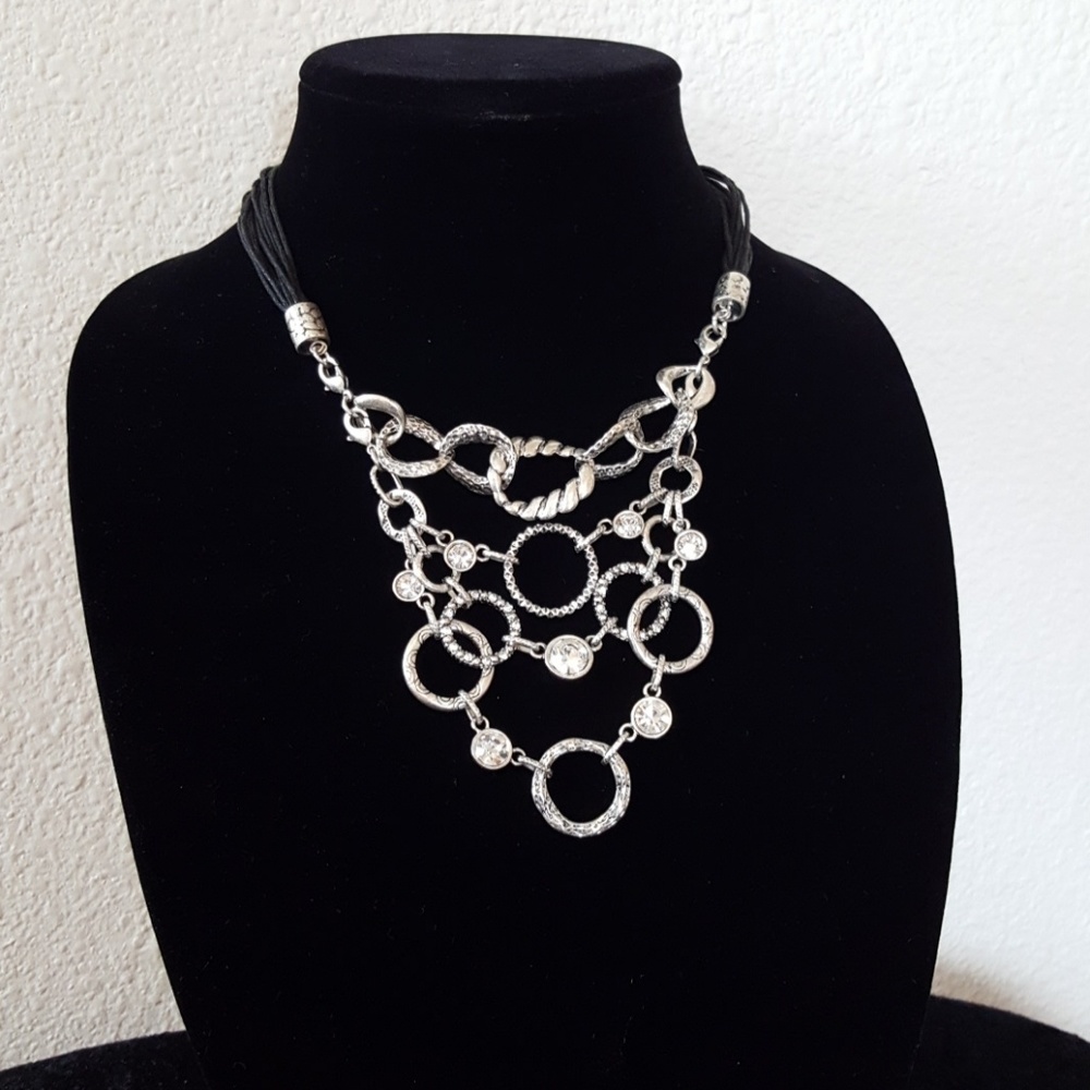 Triplet necklace